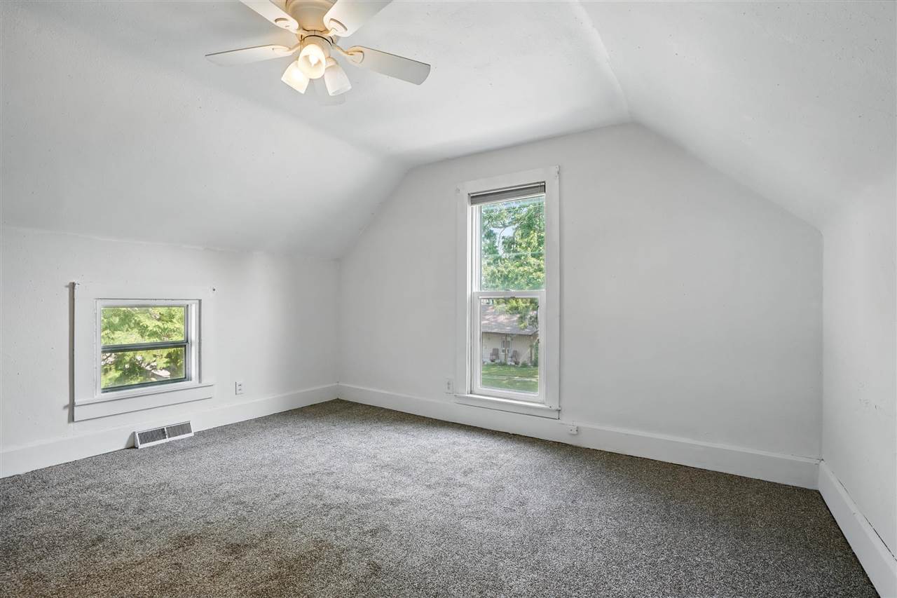 615 Lincoln Street Ainsworth IA 52201