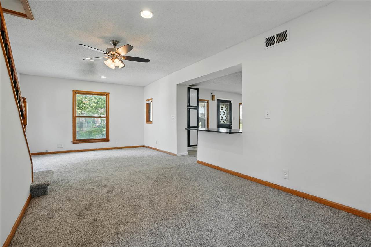 615 Lincoln Street Ainsworth IA 52201