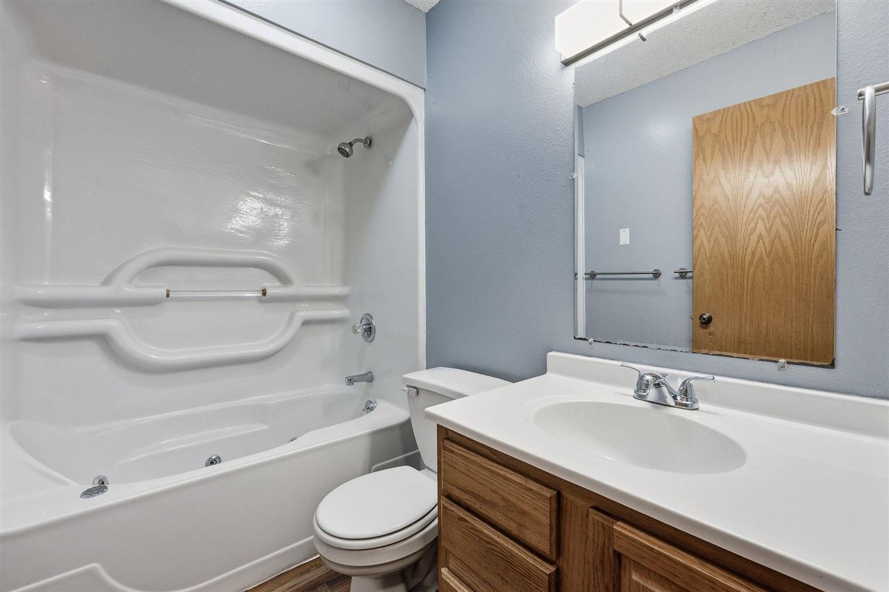 660 Molly Drive North Liberty IA 52317
