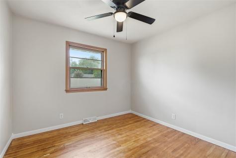 2058 NE 42nd Street Cedar Rapids IA 52402