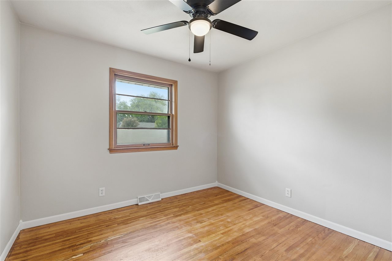 2058 NE 42nd Street Cedar Rapids IA 52402
