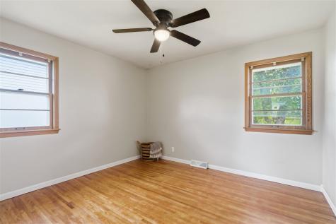2058 NE 42nd Street Cedar Rapids IA 52402