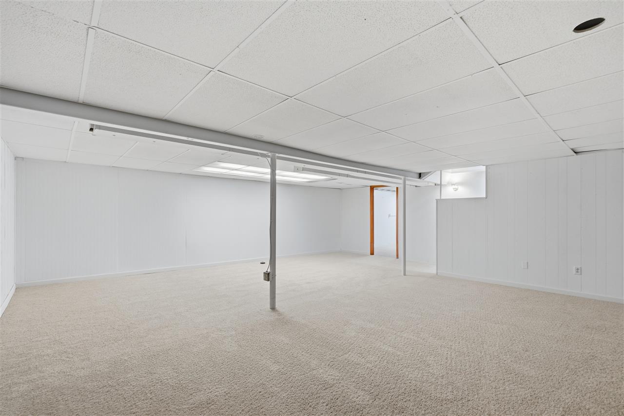 2058 NE 42nd Street Cedar Rapids IA 52402