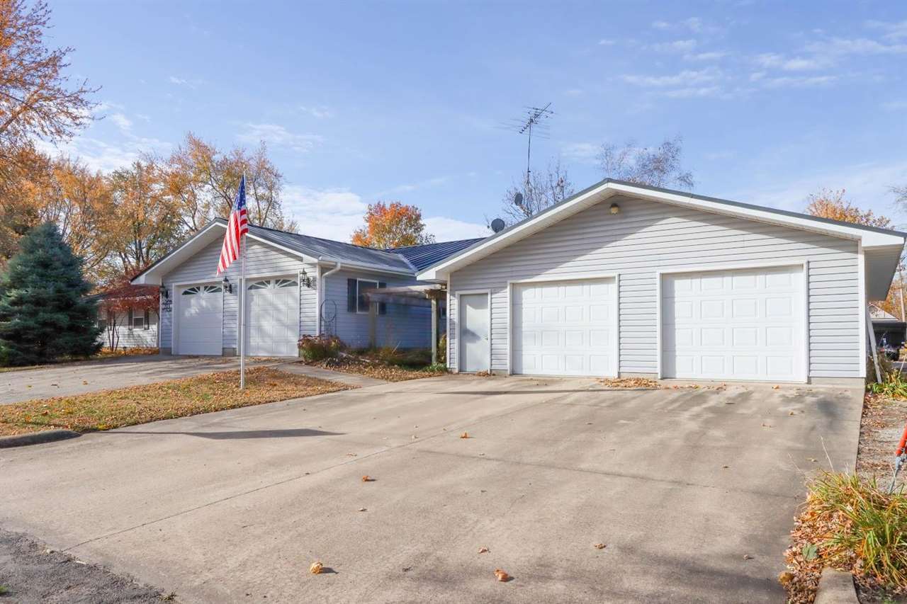 201 N Chestnut Winfield IA 52659