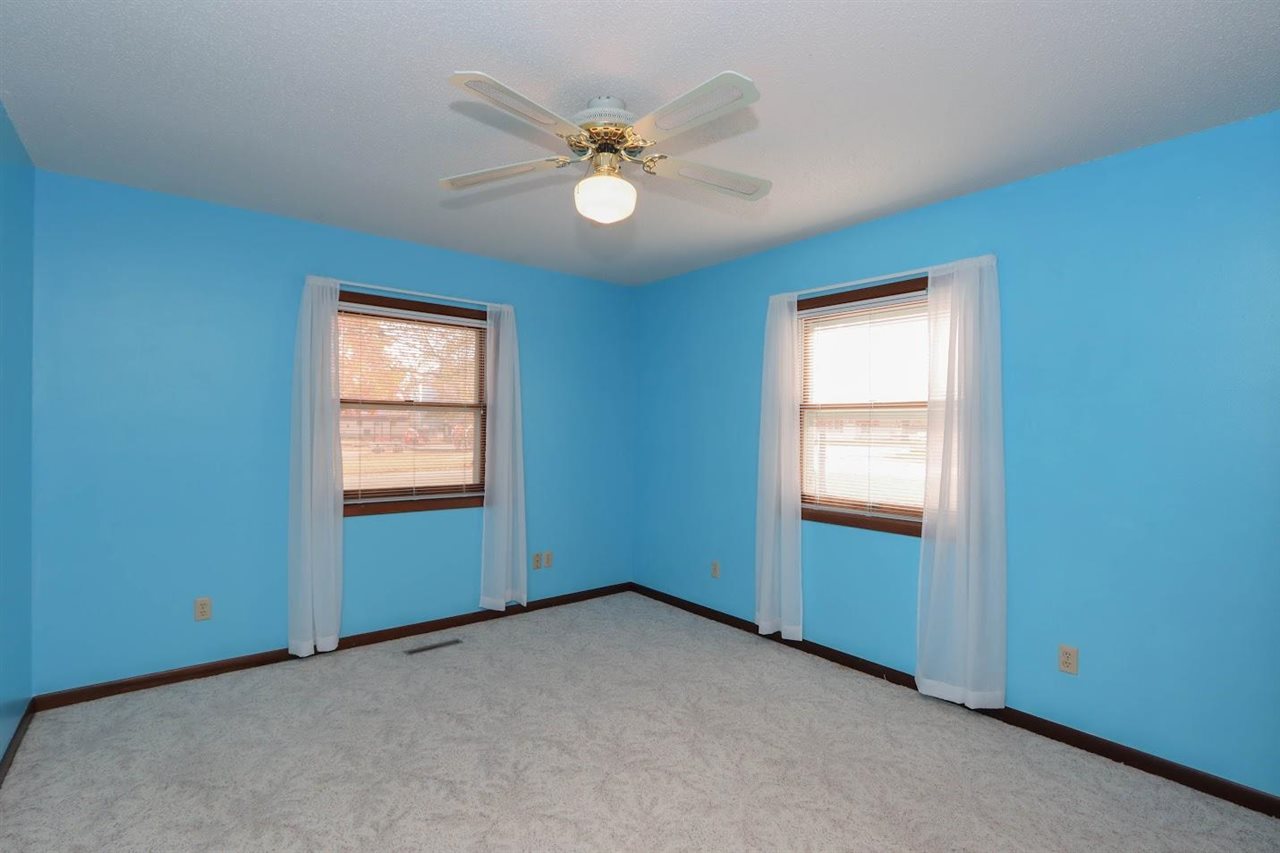 201 N Chestnut Winfield IA 52659