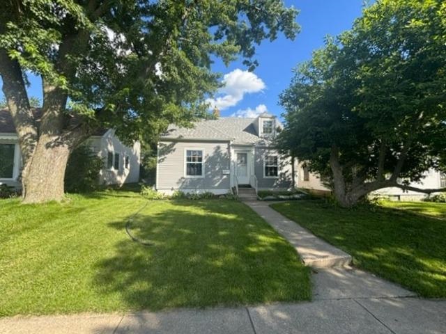2025 E Avenue Northeast Cedar Rapids IA 52402