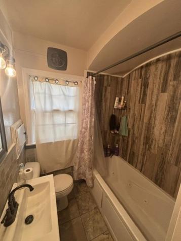 2025 E Avenue Northeast Cedar Rapids IA 52402