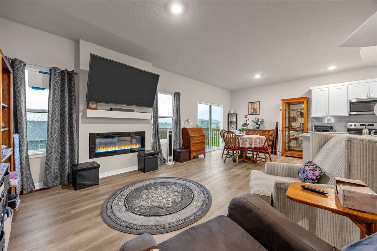 613 Maddie Lane Tiffin IA 52340