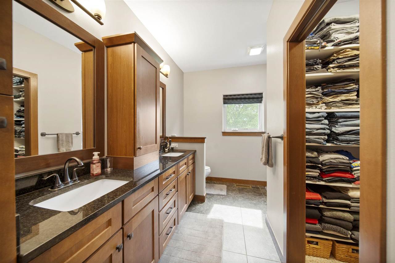 617 Majestic Oak Ridge Solon IA 52333