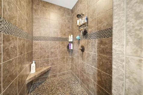 617 Majestic Oak Ridge Solon IA 52333