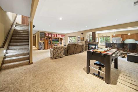 617 Majestic Oak Ridge Solon IA 52333