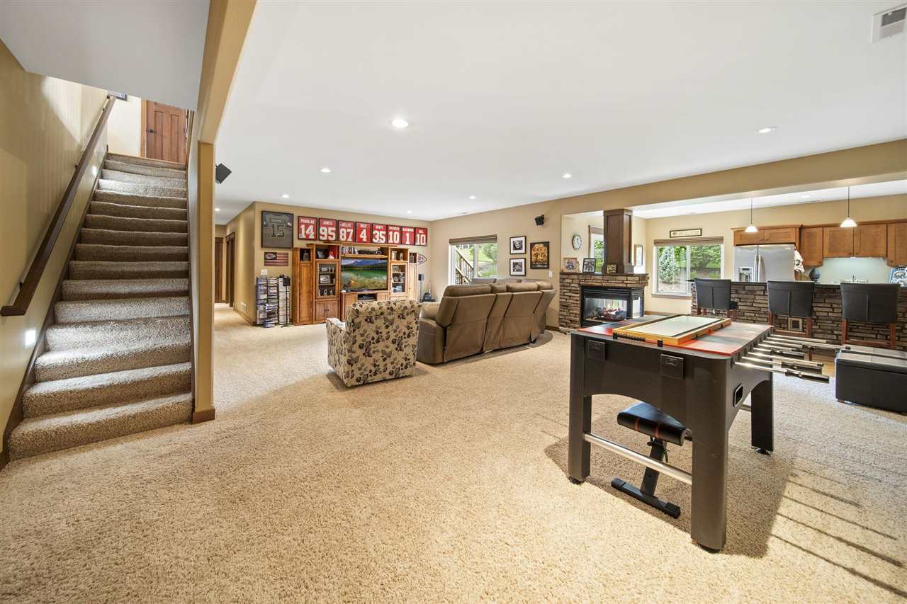 617 Majestic Oak Ridge Solon IA 52333