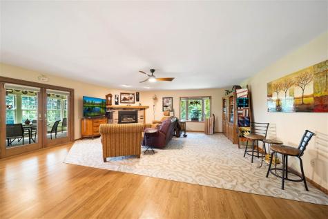 4823 NE Rapid Creek Road Iowa City IA 52240