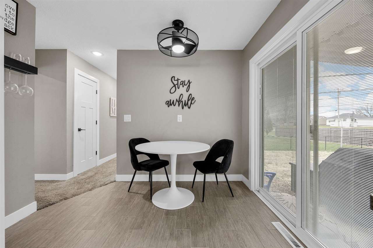 2400 Victoria Drive SW Cedar Rapids IA 52404