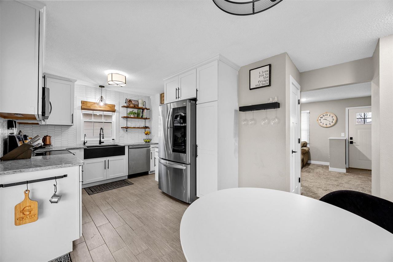 2400 Victoria Drive SW Cedar Rapids IA 52404