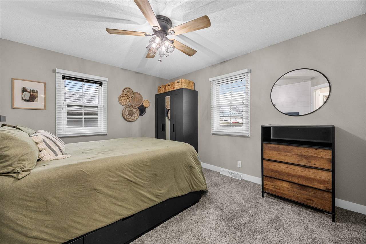 2400 Victoria Drive SW Cedar Rapids IA 52404