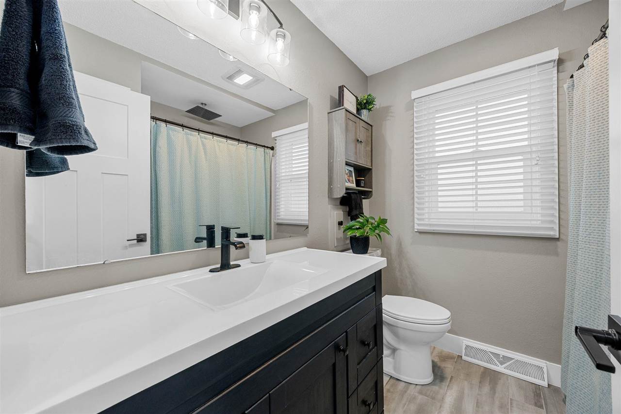 2400 Victoria Drive SW Cedar Rapids IA 52404