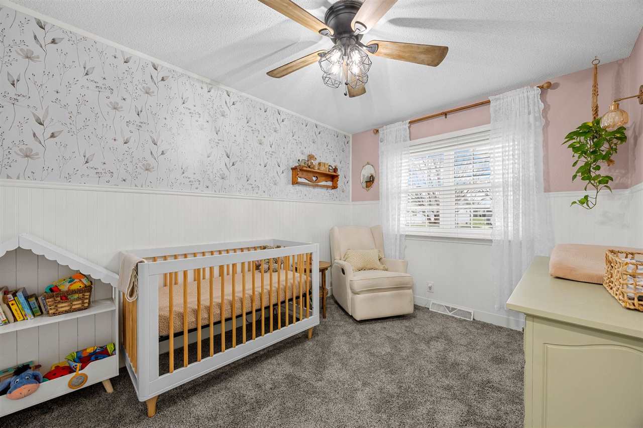 2400 Victoria Drive SW Cedar Rapids IA 52404