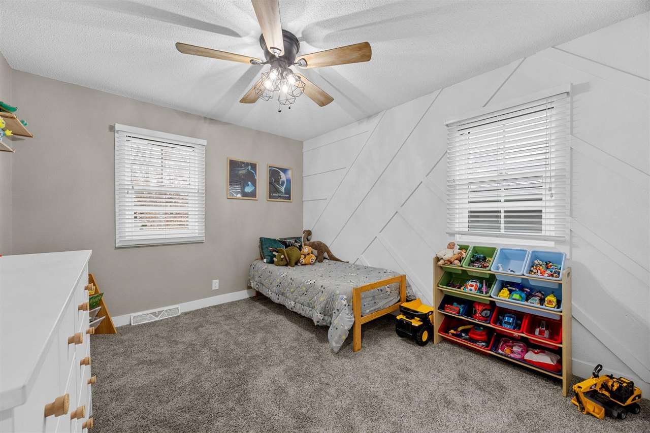 2400 Victoria Drive SW Cedar Rapids IA 52404