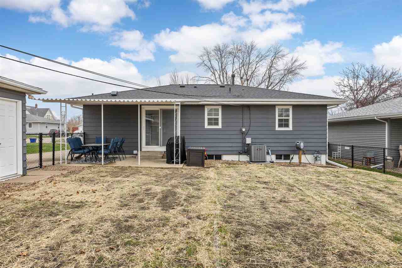 2400 Victoria Drive SW Cedar Rapids IA 52404