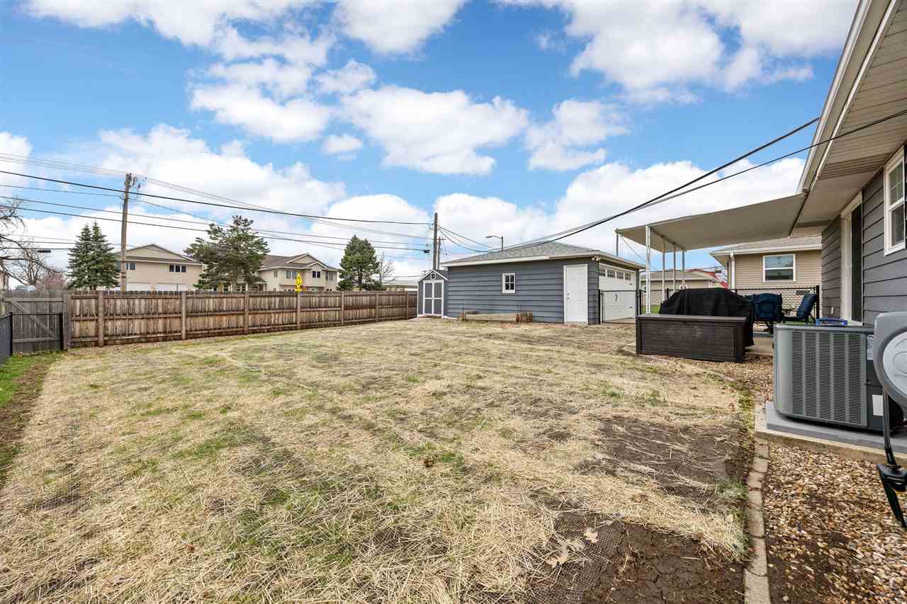 2400 Victoria Drive SW Cedar Rapids IA 52404