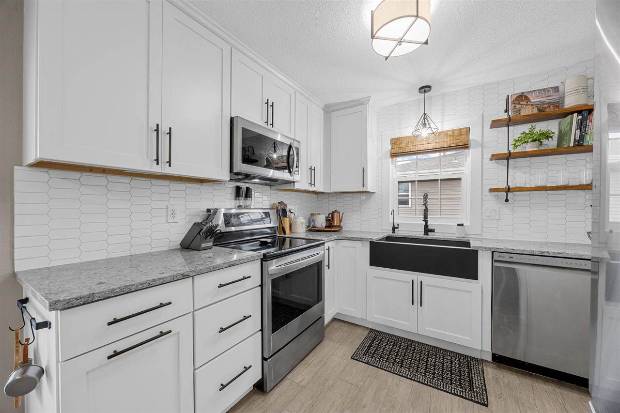 2400 Victoria Drive SW Cedar Rapids IA 52404