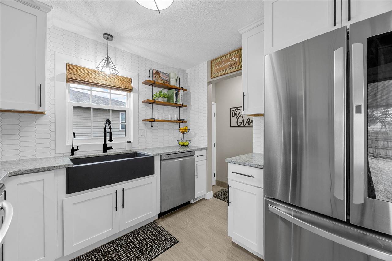 2400 Victoria Drive SW Cedar Rapids IA 52404