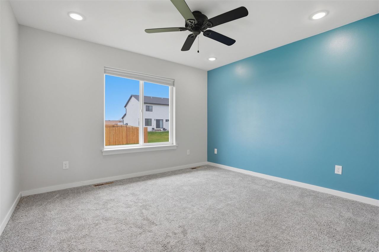 921 S 12th Avenue Washington IA 52353