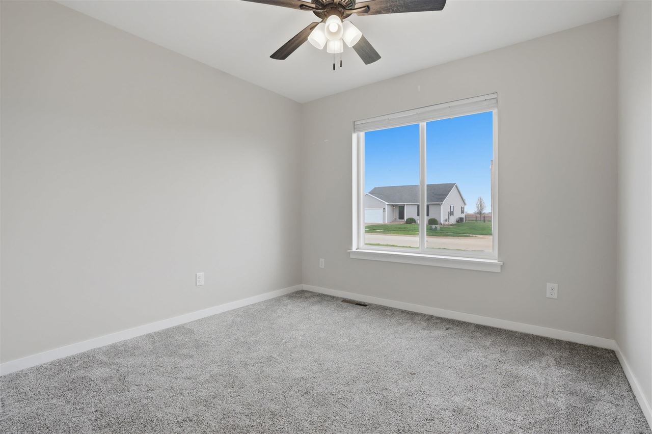 921 S 12th Avenue Washington IA 52353