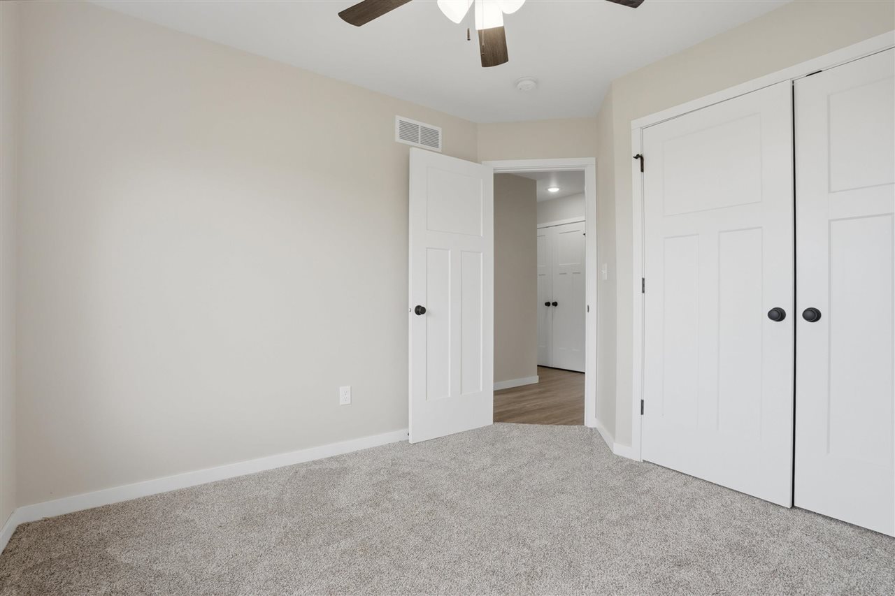 921 S 12th Avenue Washington IA 52353