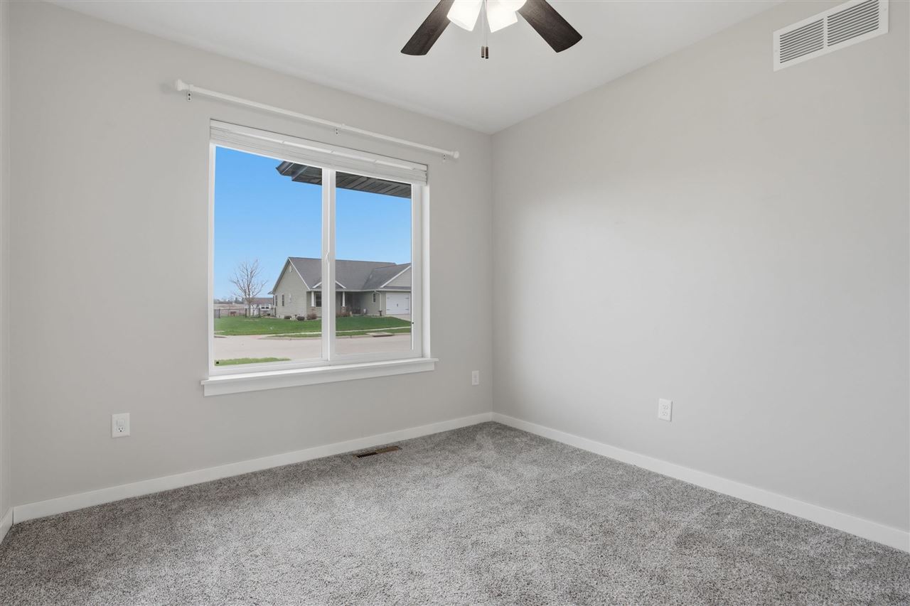 921 S 12th Avenue Washington IA 52353