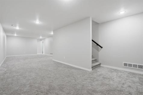 921 S 12th Avenue Washington IA 52353
