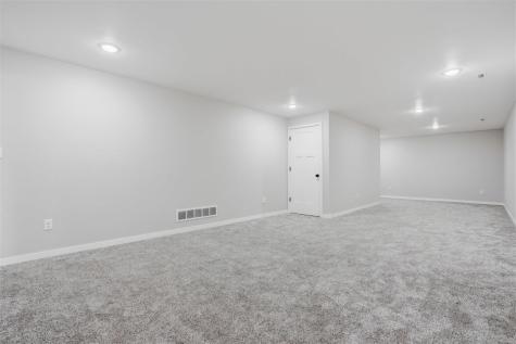 921 S 12th Avenue Washington IA 52353
