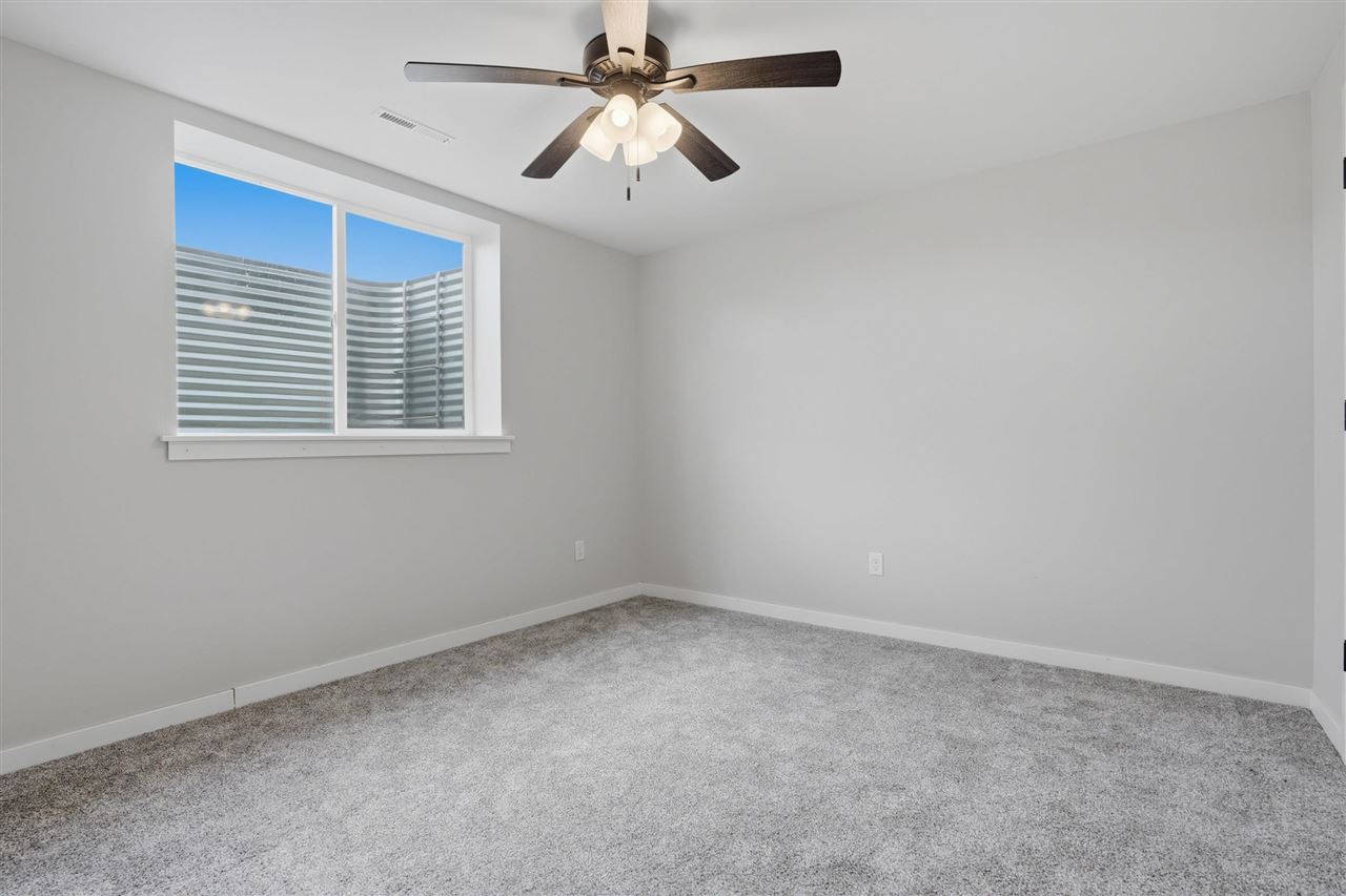 921 S 12th Avenue Washington IA 52353