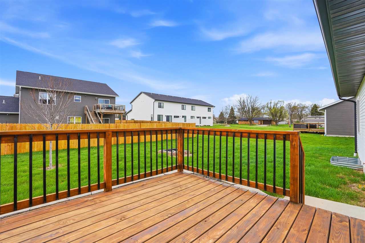 921 S 12th Avenue Washington IA 52353