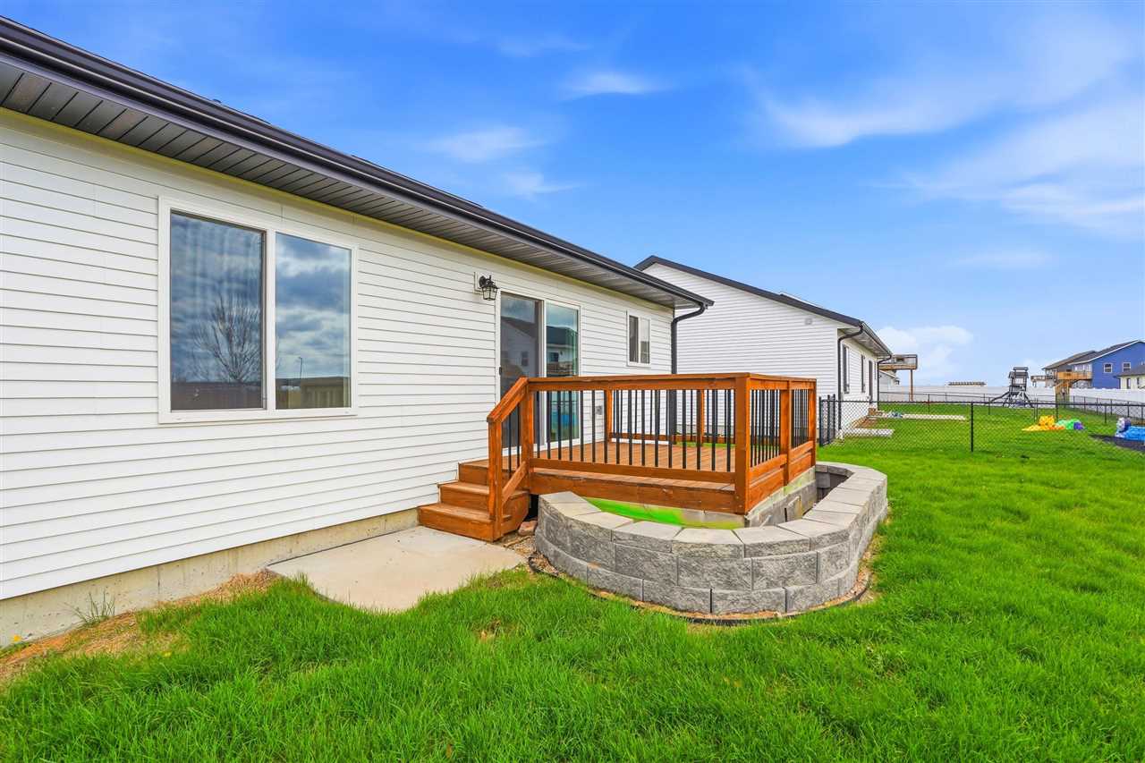 921 S 12th Avenue Washington IA 52353