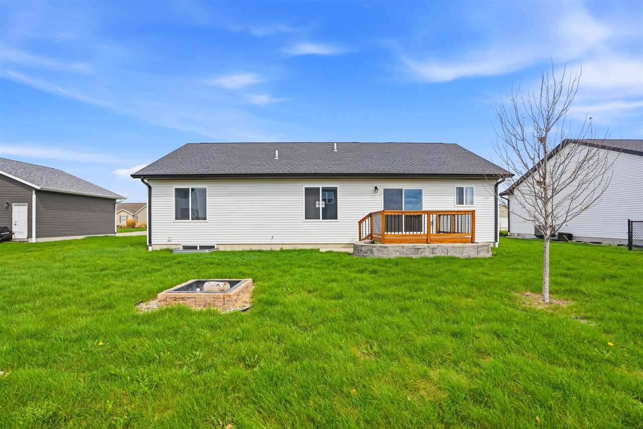 921 S 12th Avenue Washington IA 52353