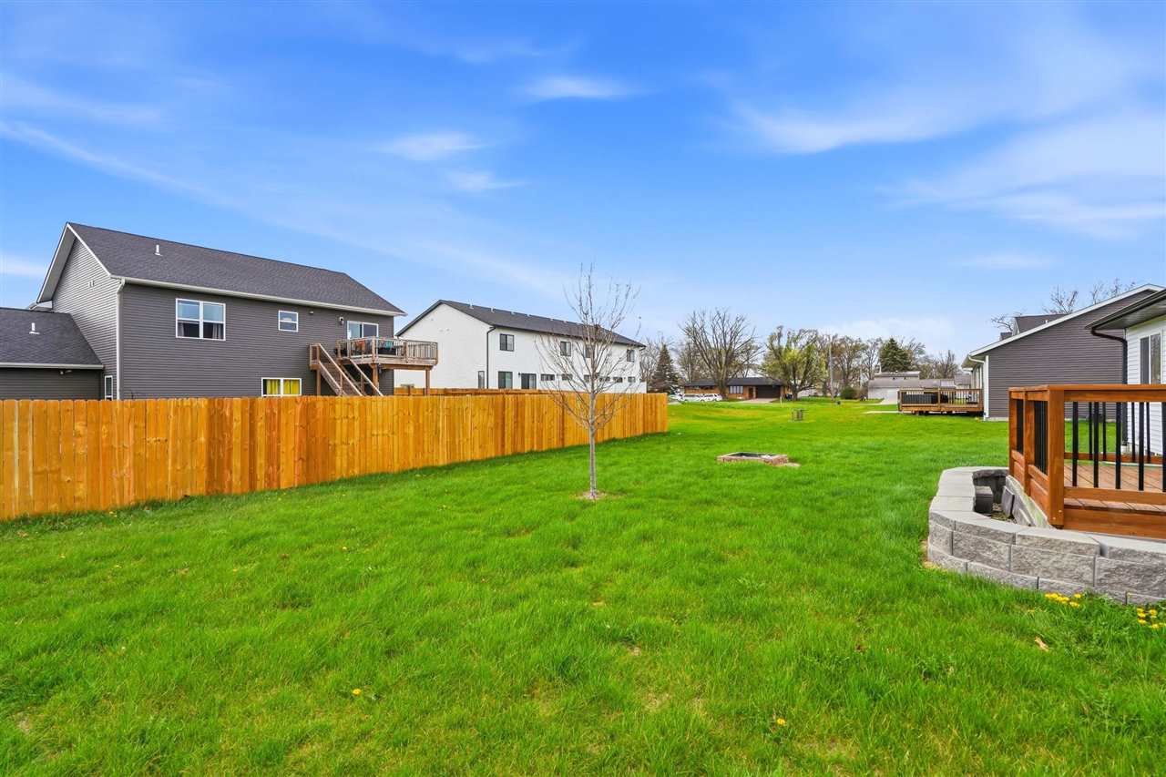 921 S 12th Avenue Washington IA 52353