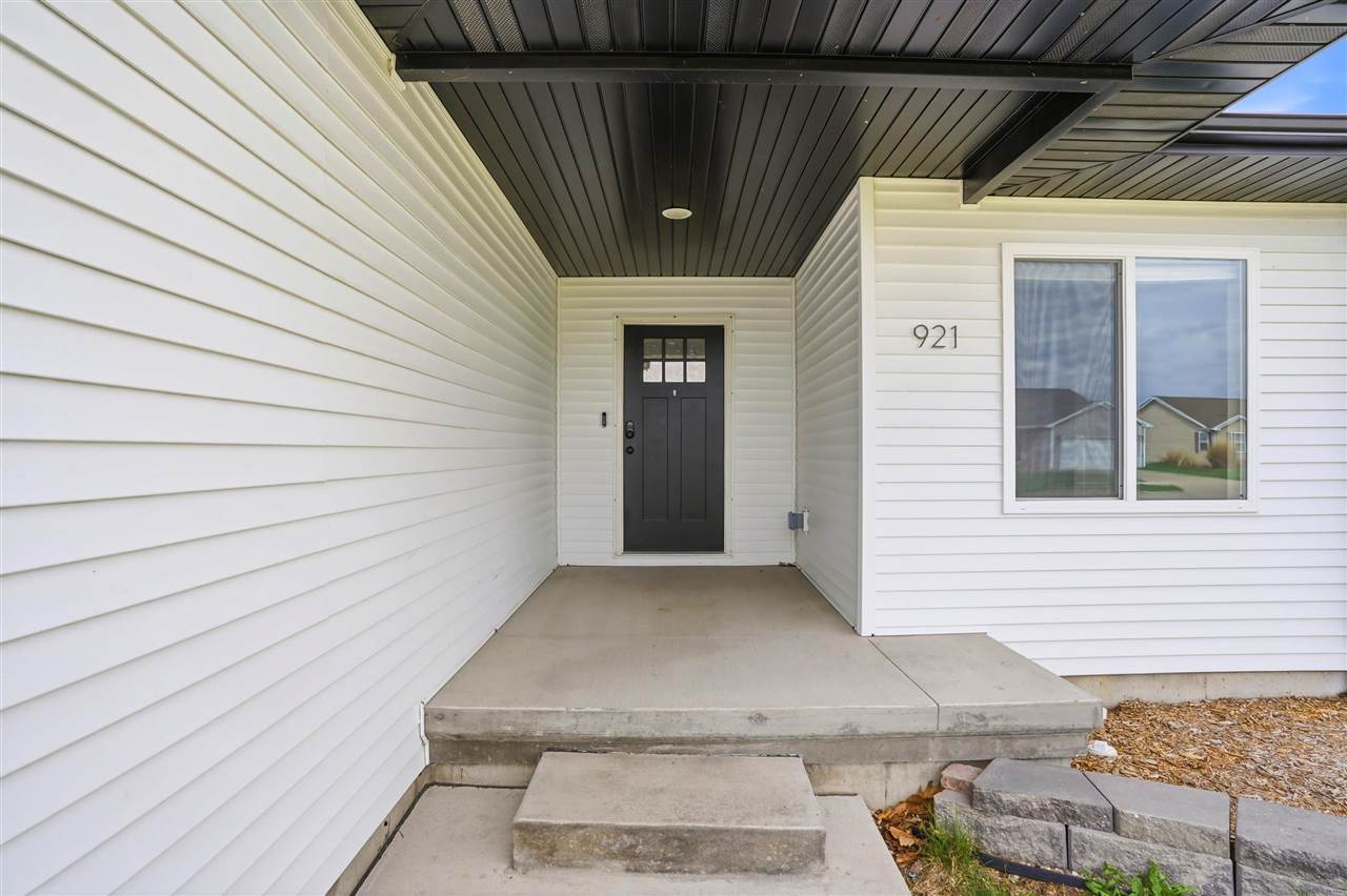 921 S 12th Avenue Washington IA 52353