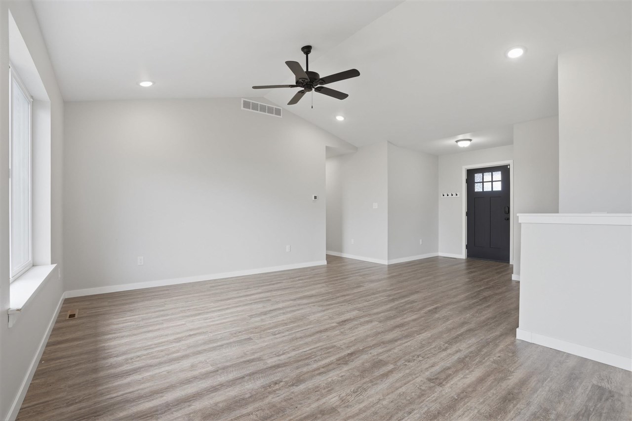 921 S 12th Avenue Washington IA 52353