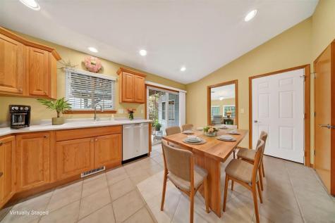 7 Phyliss Place Iowa City IA 52245