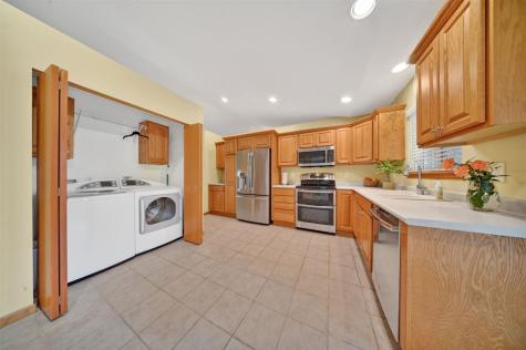 7 Phyliss Place Iowa City IA 52245