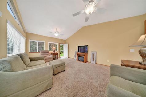 7 Phyliss Place Iowa City IA 52245