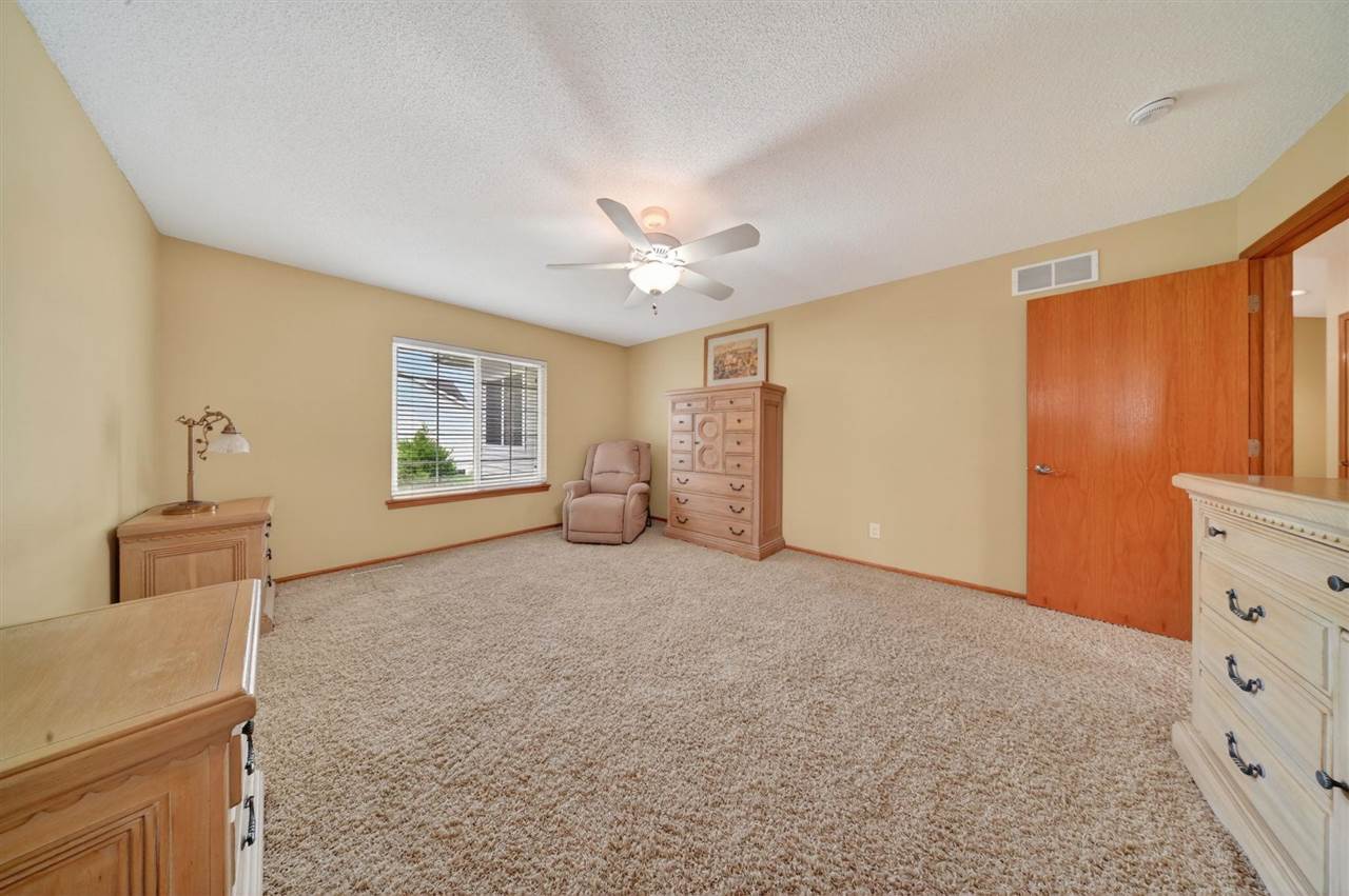 7 Phyliss Place Iowa City IA 52245