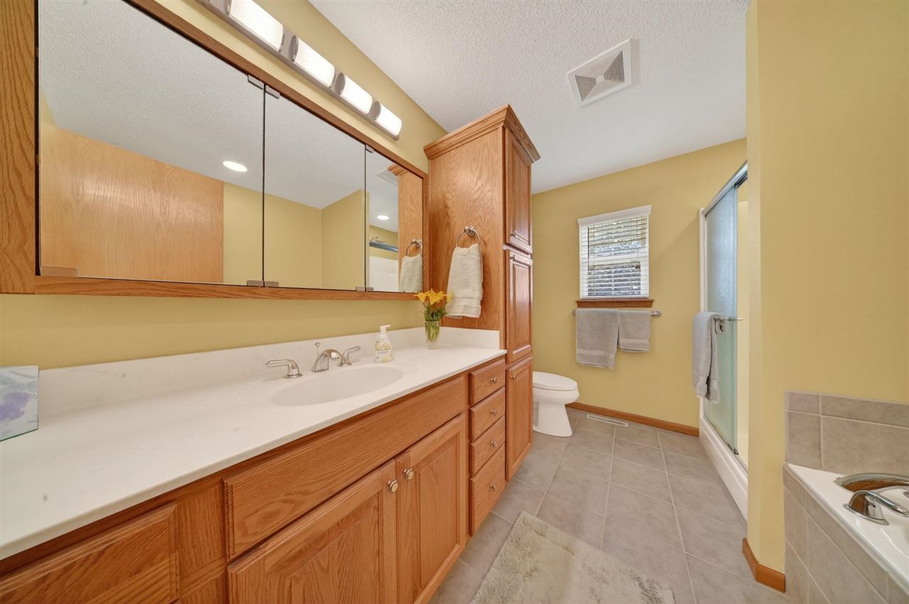 7 Phyliss Place Iowa City IA 52245