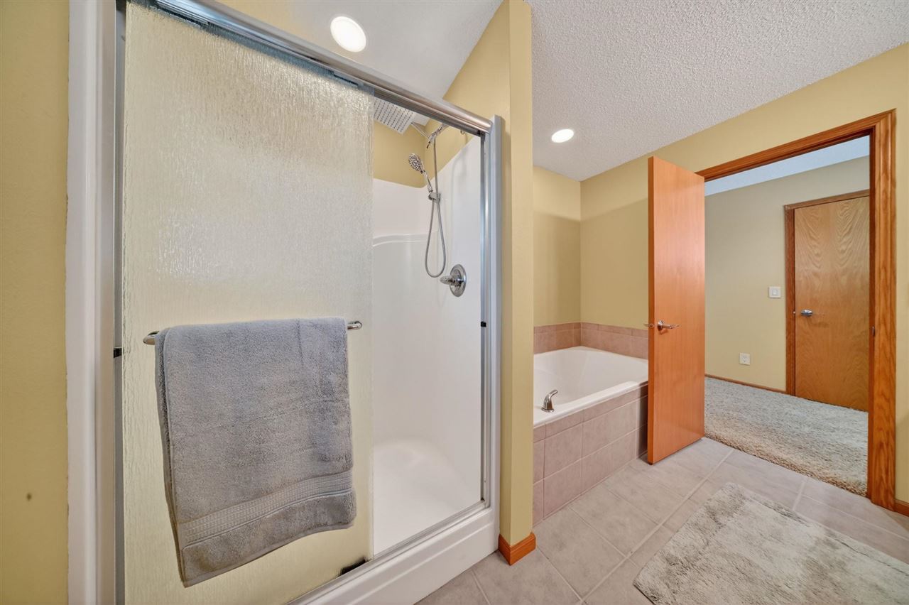 7 Phyliss Place Iowa City IA 52245