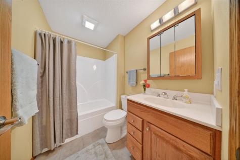 7 Phyliss Place Iowa City IA 52245
