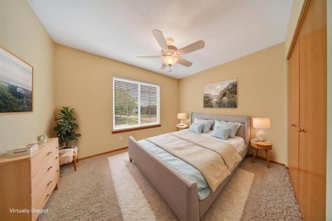 7 Phyliss Place Iowa City IA 52245