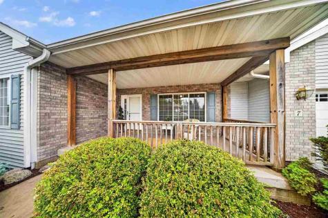 7 Phyliss Place Iowa City IA 52245