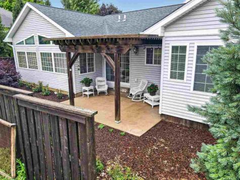 7 Phyliss Place Iowa City IA 52245